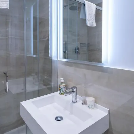 Correnti Boutique Gold מלון סנרמו